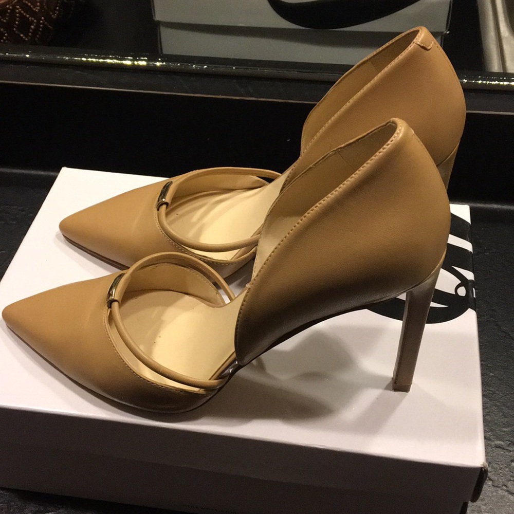 nine west pumps nude